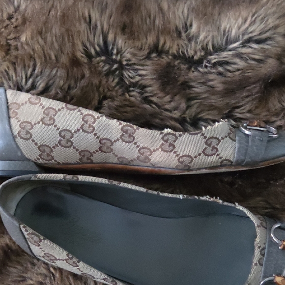 Gucci Gray and Silver Women's Flats - Picture 2 of 8